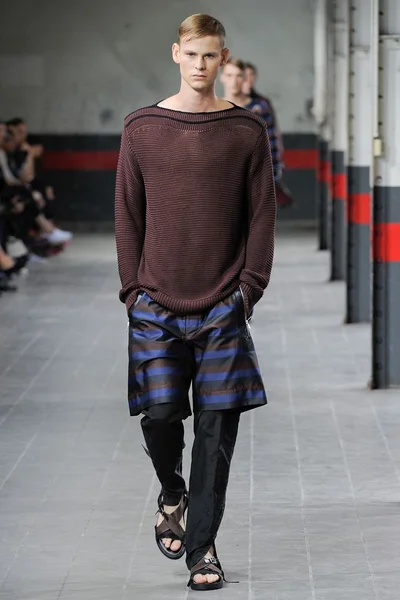 Look 38